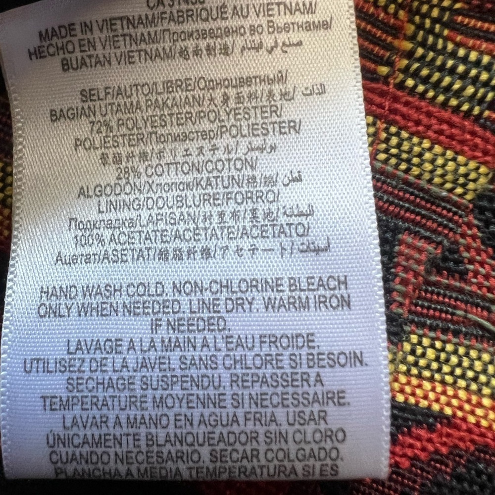 BCBGeneration Red and Black Tribal High Waist Shorts Like New 10 - Picture 6 of 6